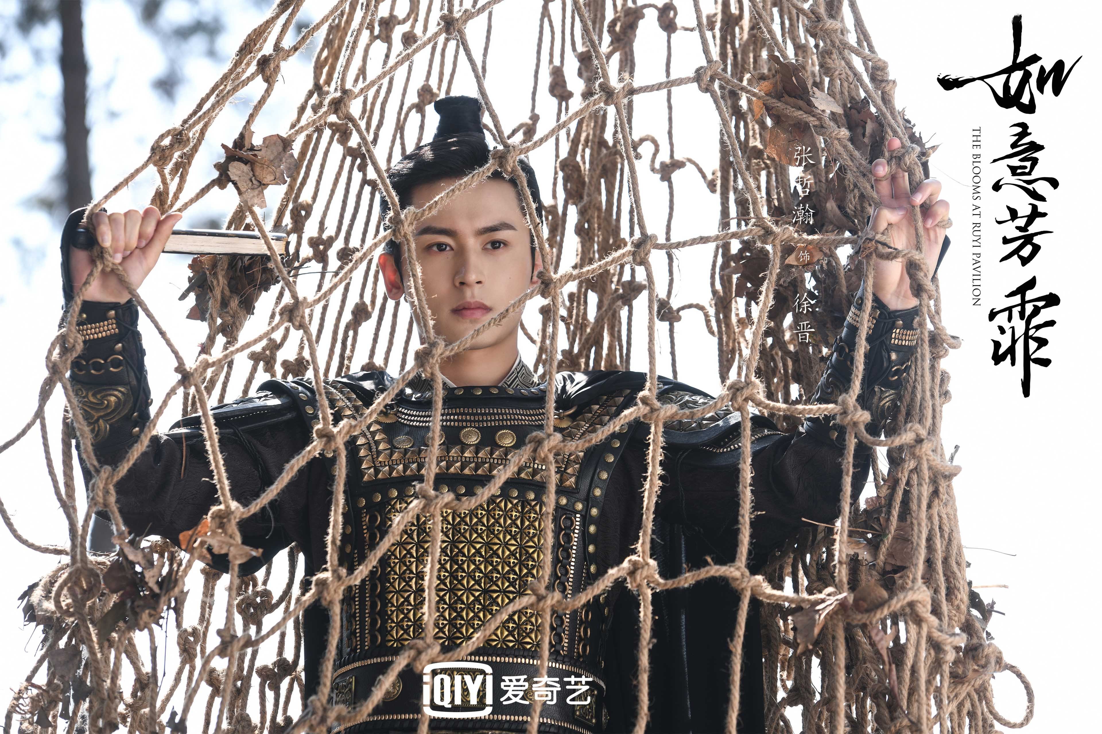 乐鱼体育(中国)官方网站-_光影奇幻赛：灯光炫彩中的精彩比拼_，奇幻光影嘉年华