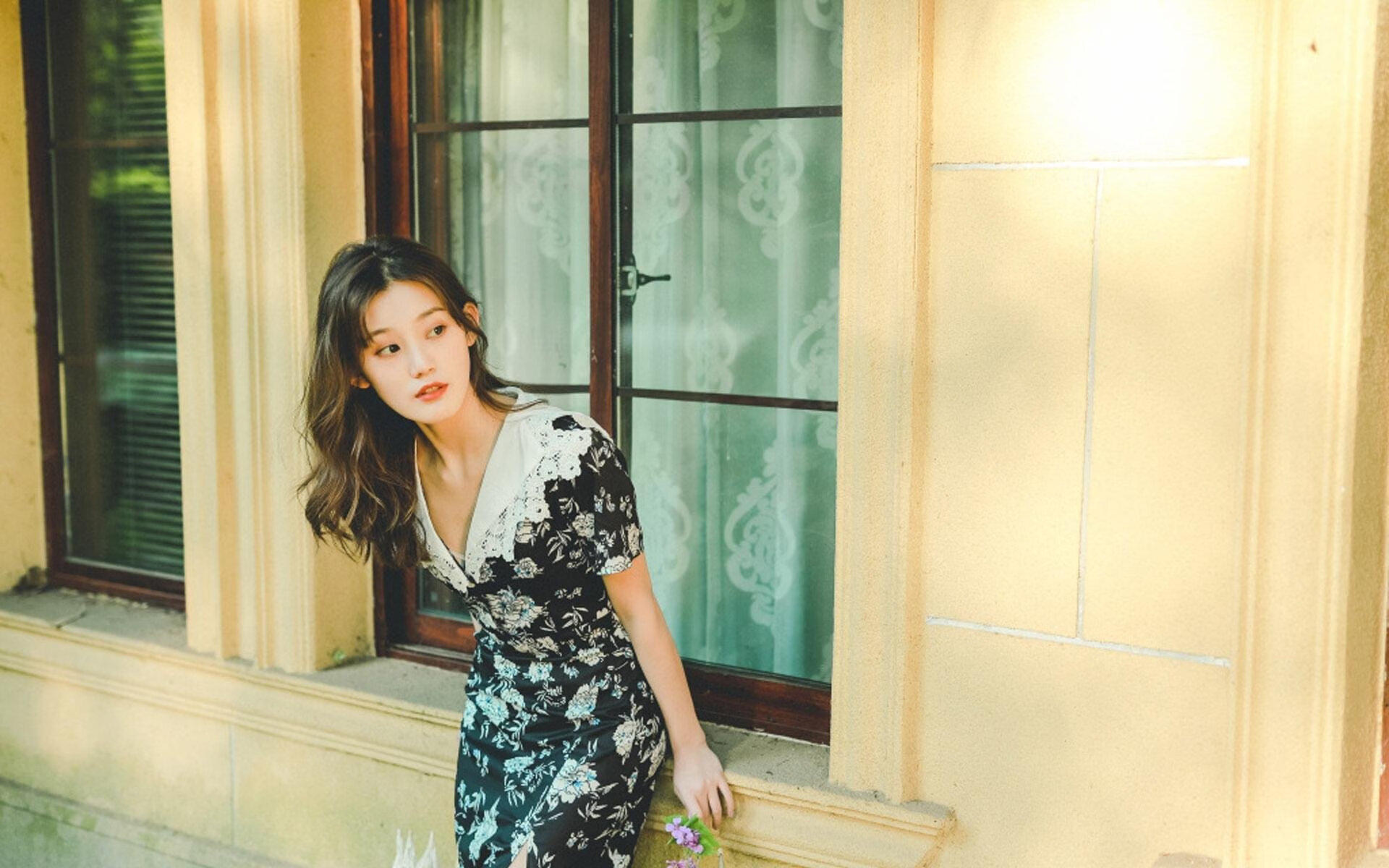 全球篮球大战：顶级赛场燃情绽放英雄荣耀，全球篮球职业联赛