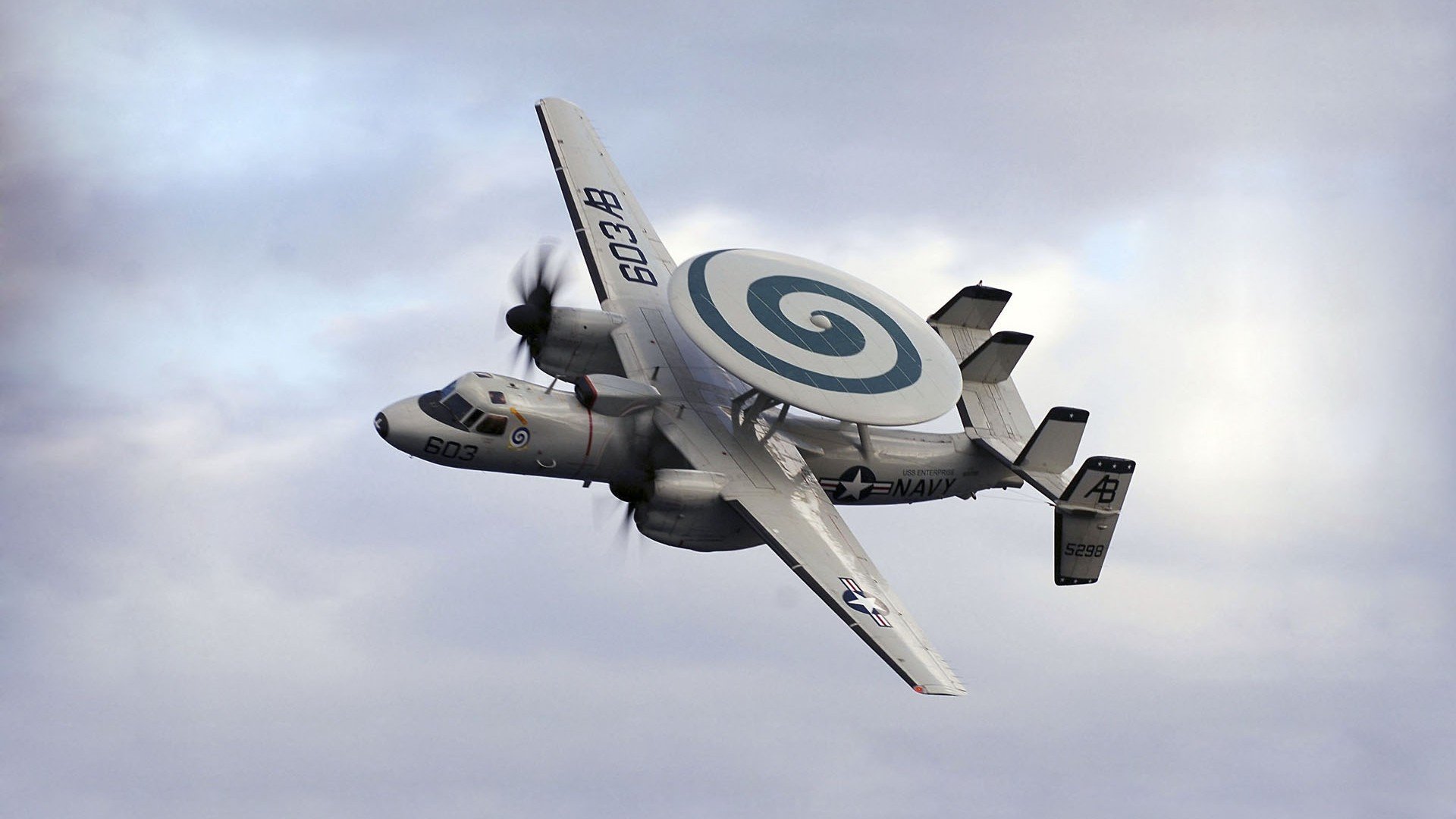 足球运动与科技创新结合,催生新型体育产品,足球的创新