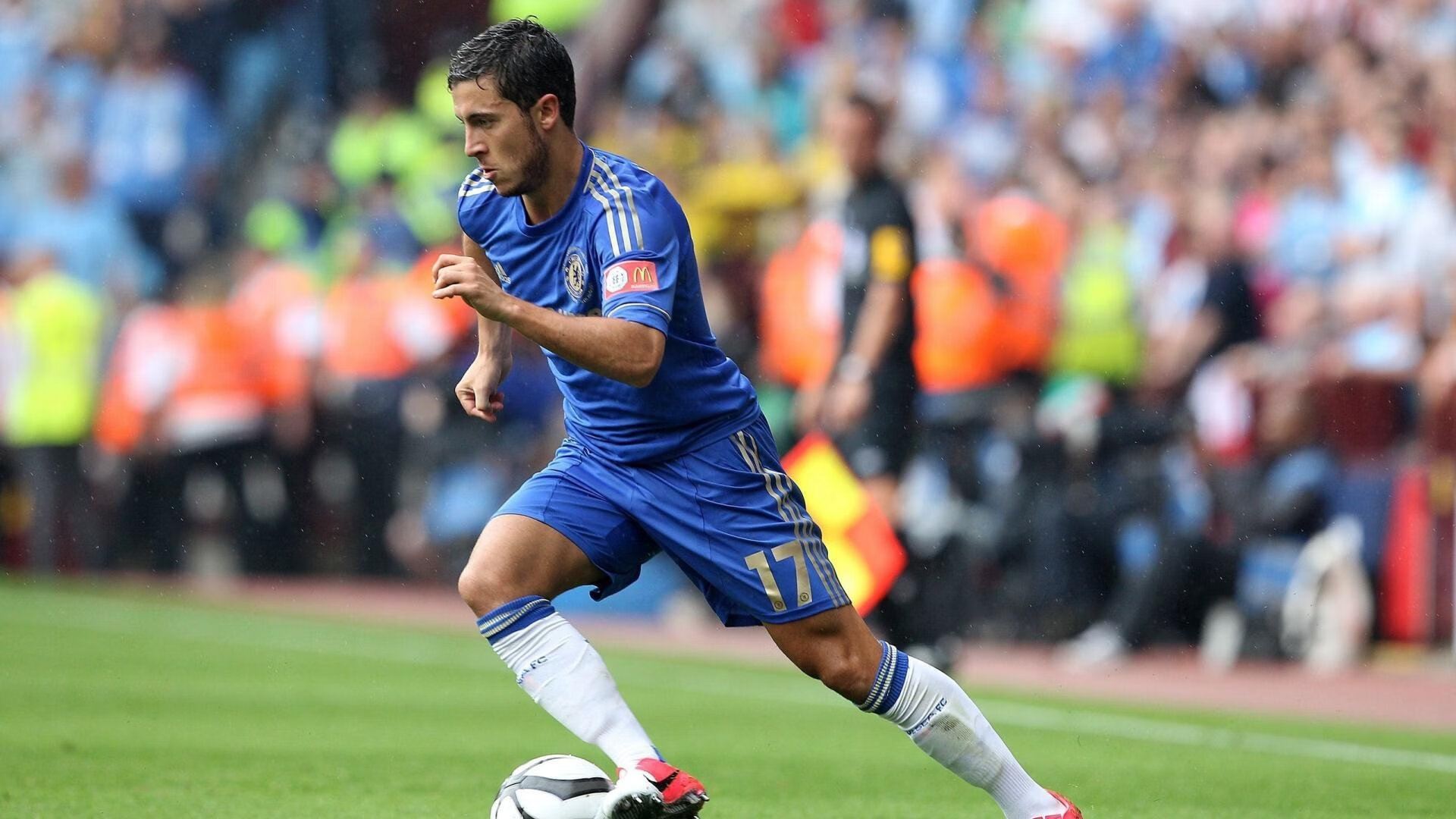 乐鱼电竞在线平台-不容错过的本月足球热点新闻，足球报道热点