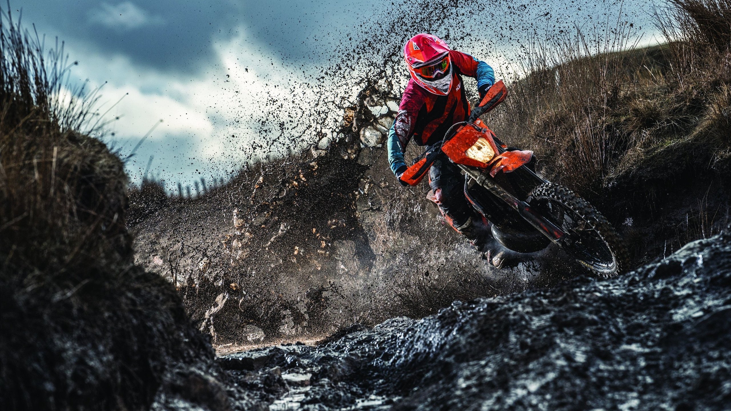 全境跑酷挑战，穿越城市建筑的极限冒险，全程跑酷游戏