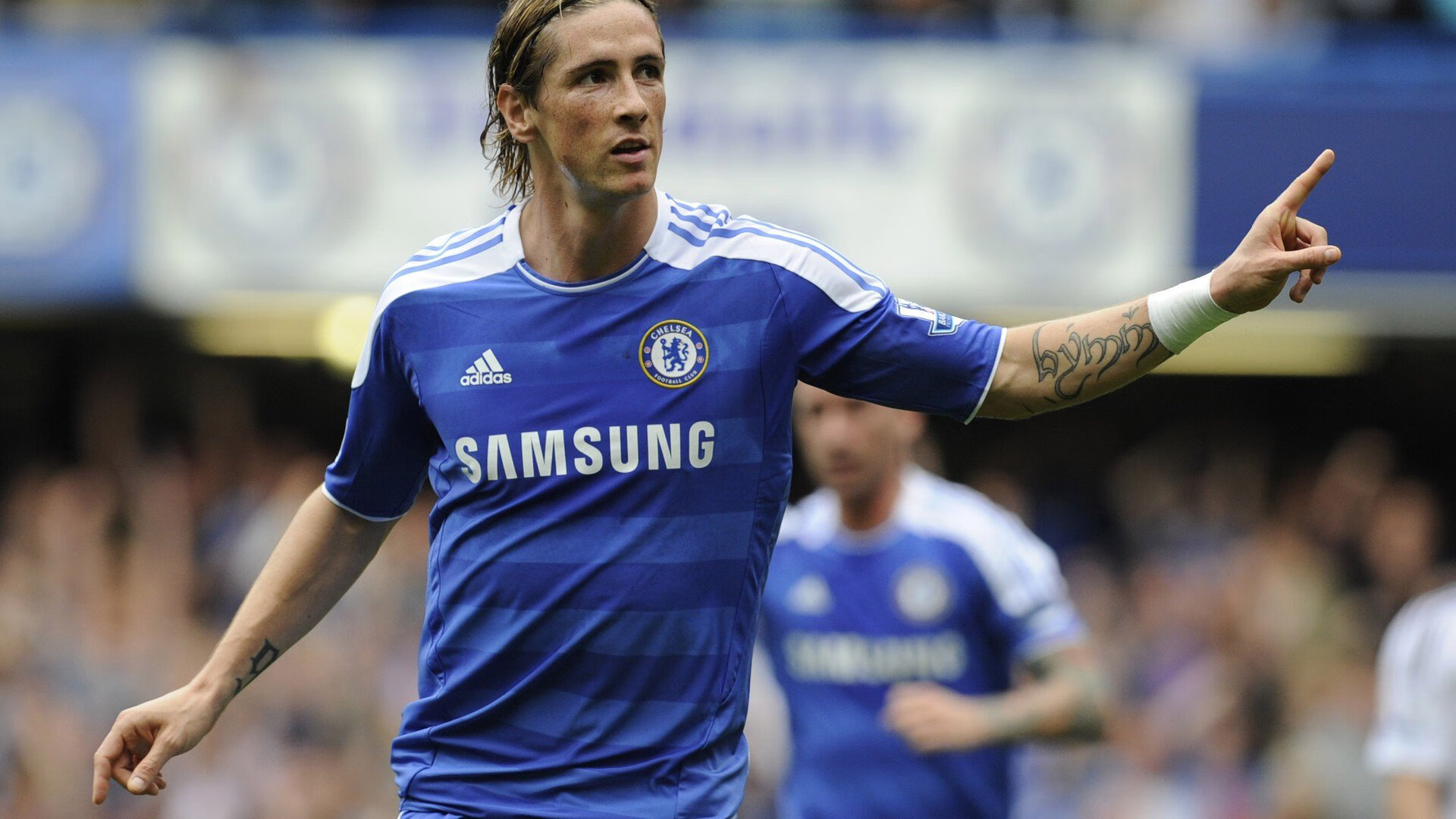 乐鱼体育App下载-电竞选手如何面对舆论压力：理性看待与坚持自我，如何看待电竞游戏演讲稿