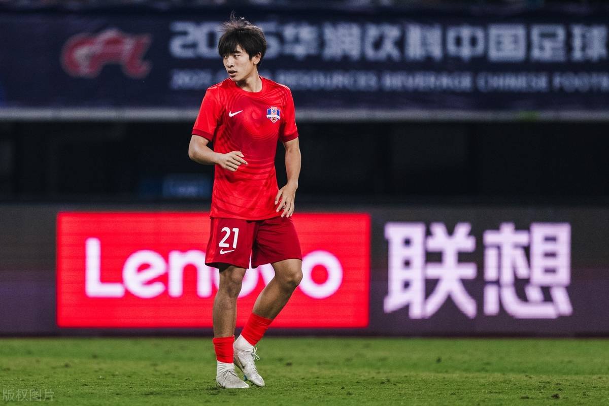 《中超联赛外援政策调整，本土球员机会增多》的简单介绍