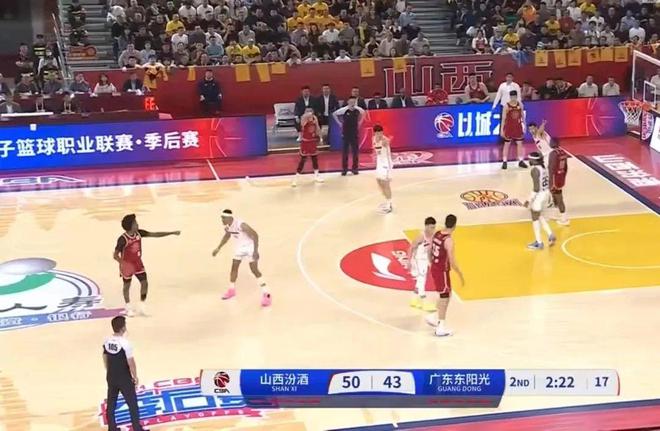 CBA联赛：广东队豪取五连冠，王朝延续